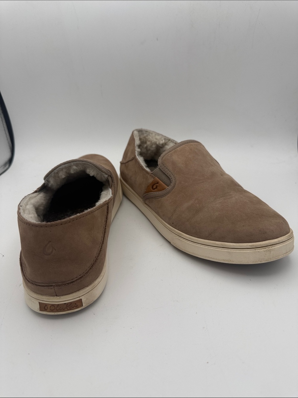 Women’s OluKai Pehuea Heu leather shearling-lined slip-on sneakers taupe sz 6